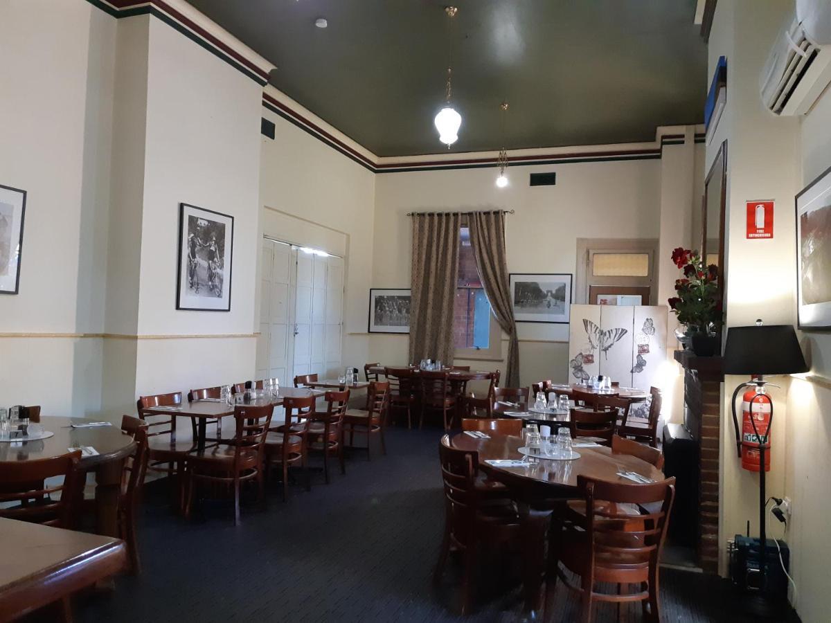 The Victoria Hotel Rutherglen Exterior foto